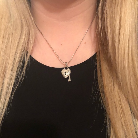 Cute “key to my heart” necklace - Picture 1 of 2